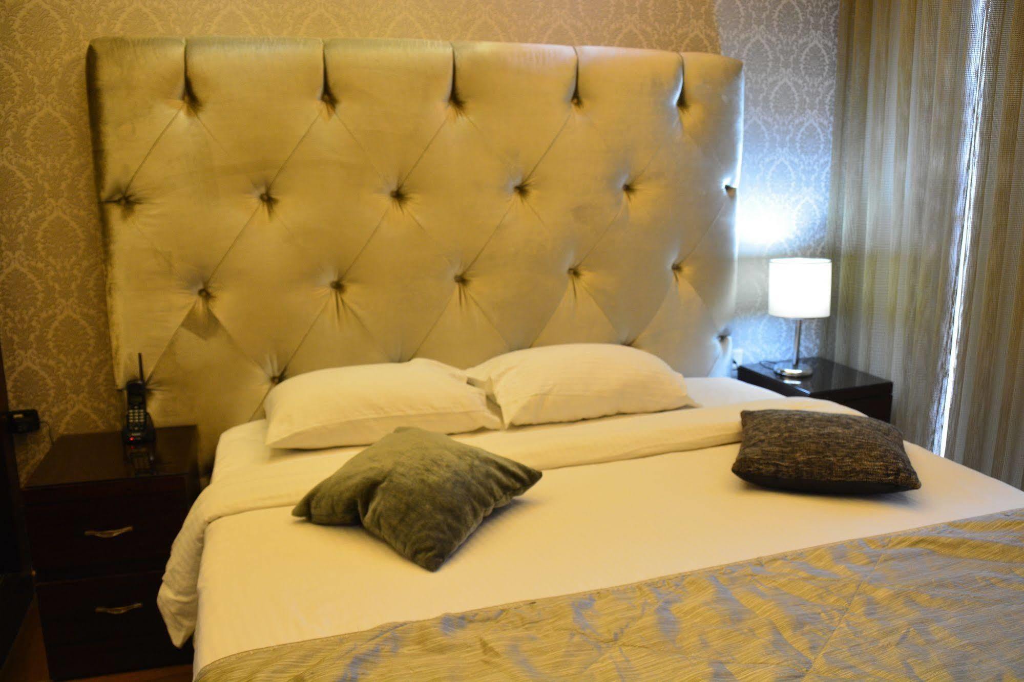 Nadine Hotel Suites Amman Exterior foto